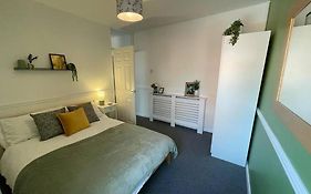 2 Bed Central Cardiff Apartment - Sleeps Five!